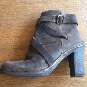 La Canadienne Waterproof leather bootie size 40